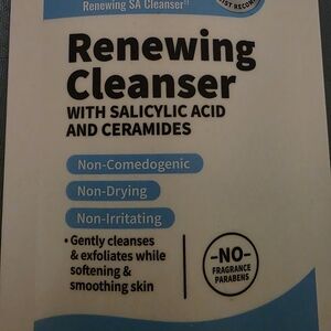 Renewing Cleanser with Salicylic Acid and Ceramides - White and Blue